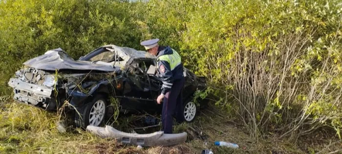 Один человек погиб и пятеро пострадали в автоаварии на трассе в Свердловской области