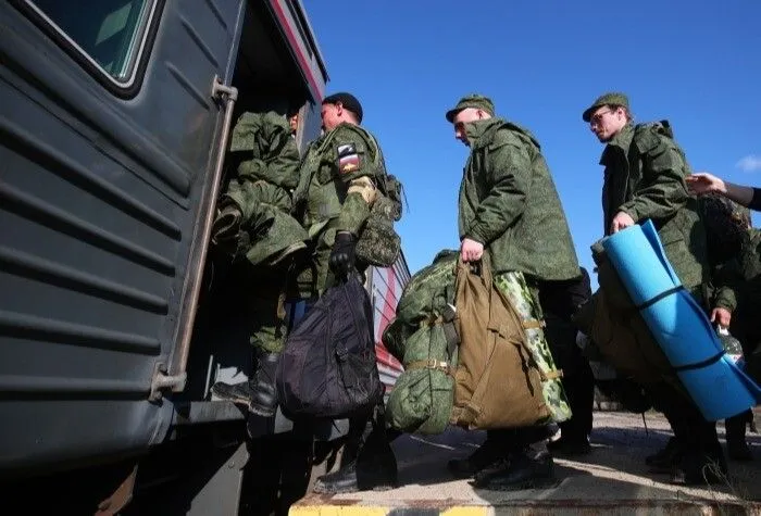 Военнослужащие-контрактники не смогут уволиться до окончания спецоперации на Украине