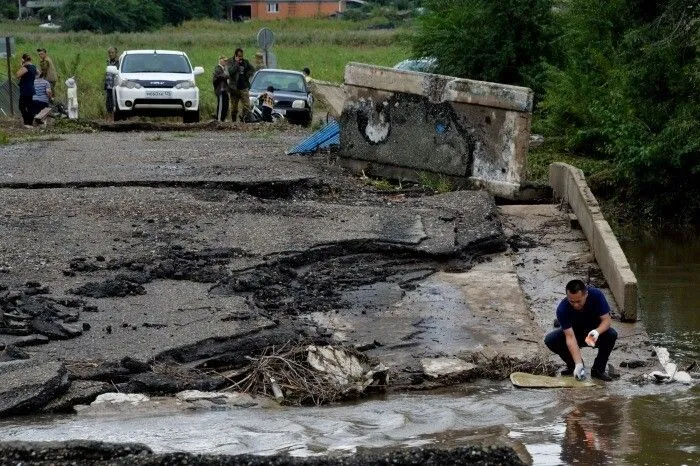 Новые мосты взамен разрушенных тайфуном в Приморье возведут через год - власти