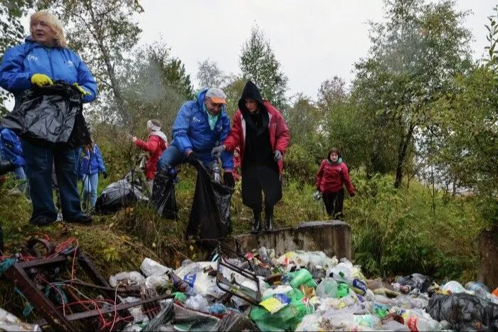 Волонтеры собрали 113 тыс. кубометров мусора с начала года на субботниках по всей стране