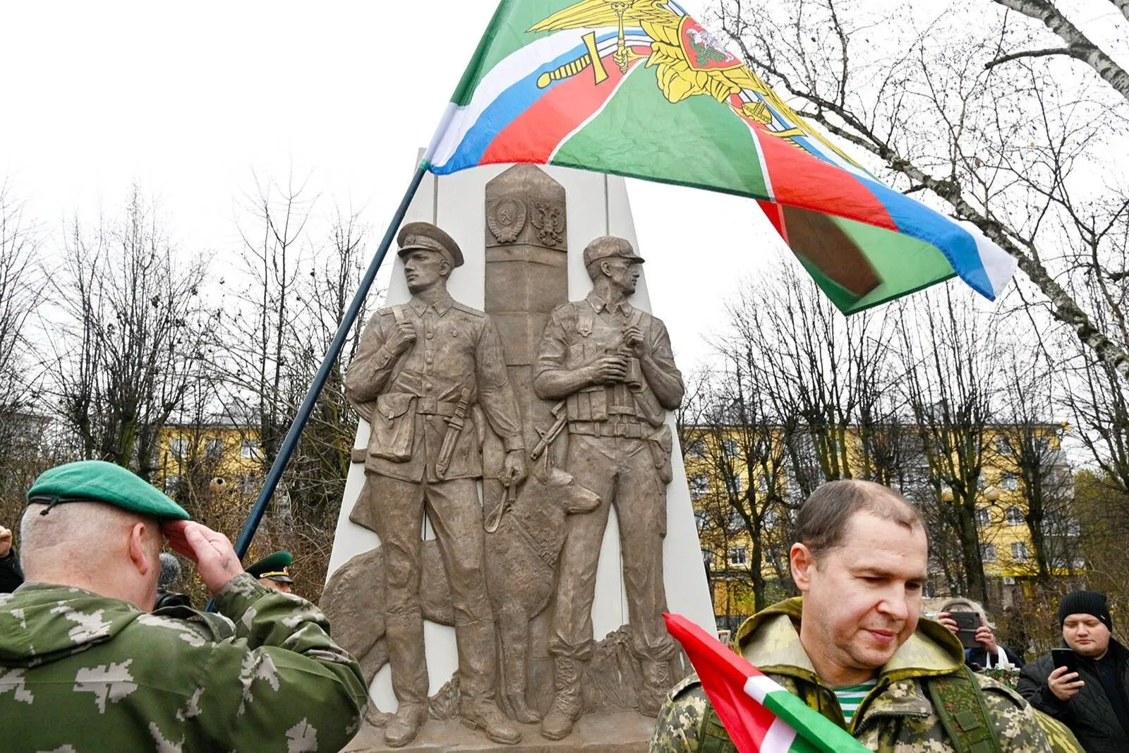 Памятник пограничникам открыли в Калуге