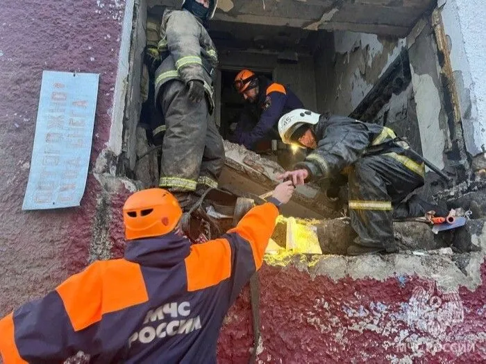 Более 20 человек выжили при взрыве газа в пятиэтажном доме на Сахалине