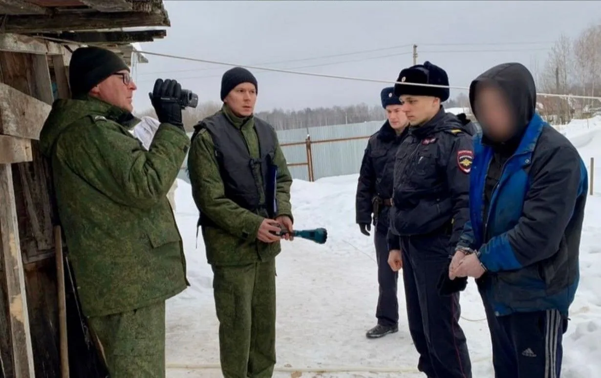 Двое жителей Удмуртии задержаны по подозрению в убийстве соседки и ее ребенка