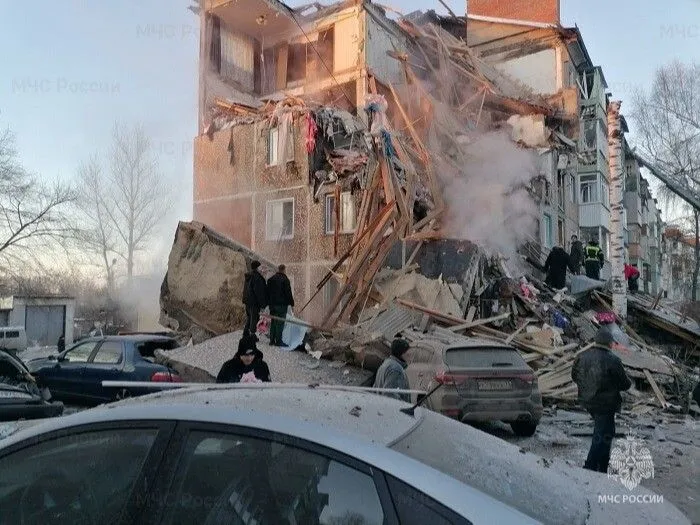 Подъезд пятиэтажного дома обрушился под Тулой после взрыва газа,  есть погибшие