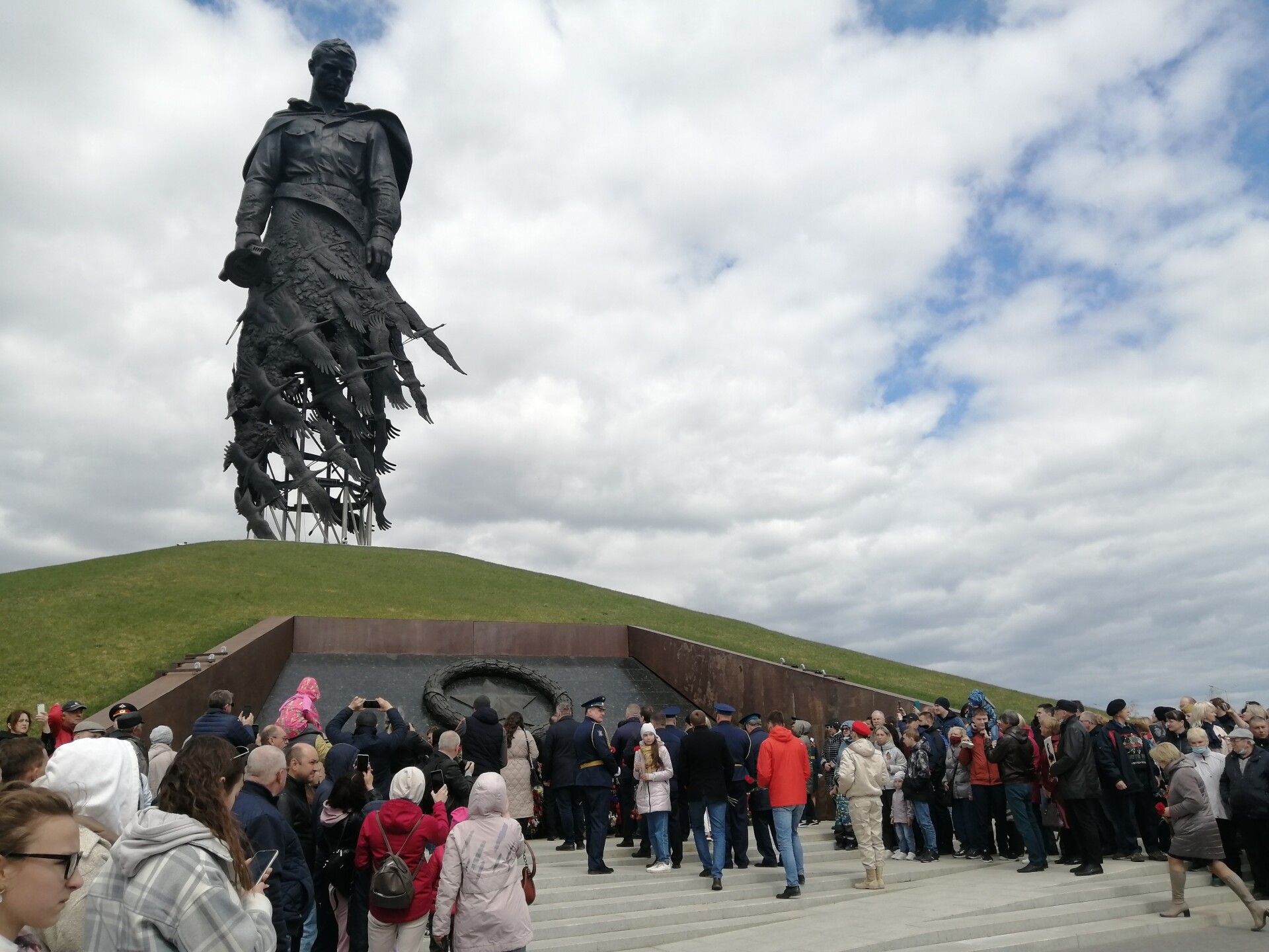 Ржев отмечает 80-летие освобождения города от немецко-фашистских  захватчиков - Центр || Интерфакс Россия