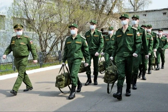 Около 1,3 тыс. человек призовут в Калининградской области, все будут служить в регионе