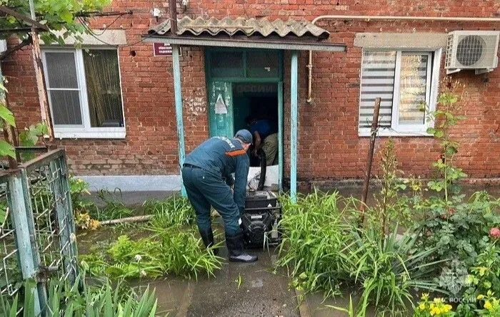 Режим ЧС введен в городе Кореновск Краснодарского края из-за сильных ливней