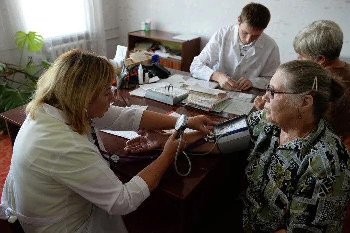 Почти сто медработников приедут до конца года в села Удмуртии по программам "Земский доктор" и "Земский фельдшер"