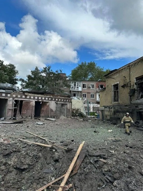 Ракета взорвалась в Таганроге рядом с кафе, есть пострадавшие - губернатор