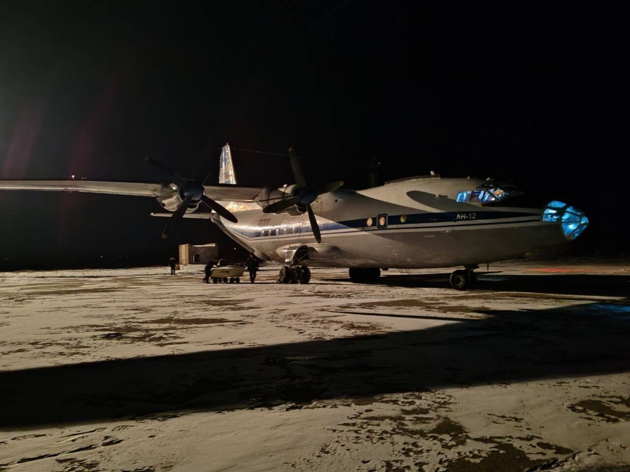Прокуратура проверяет обстоятельства посадки Ан-12 в Комсомольске-на-Амуре