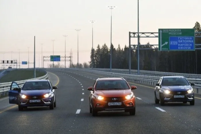 Депутаты и сенаторы пересаживаются в Lada Vesta - депутат Госдумы