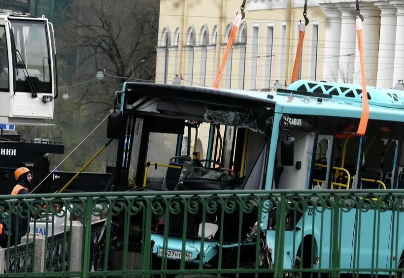 Таджик утопил автобус в мойке