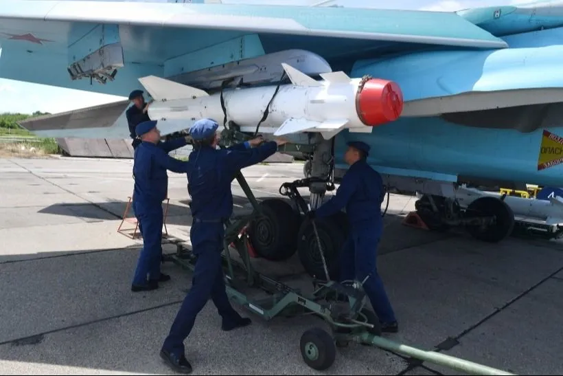 В рамках учений отработана доставка учебных ядерных боеприпасов в ракетную бригаду и на аэродром - Минобороны РФ