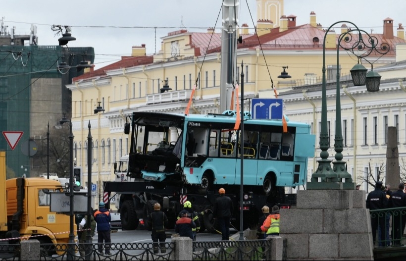 Поцелуев мост в Петербурге восстановили после майского ДТП с автобусом