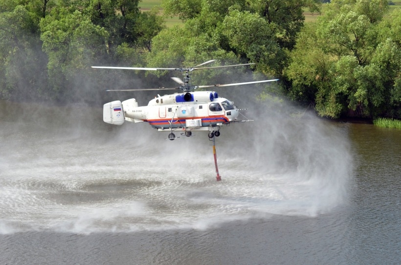 Авиация задействована в тушении пожара в бухте Инал на Кубани