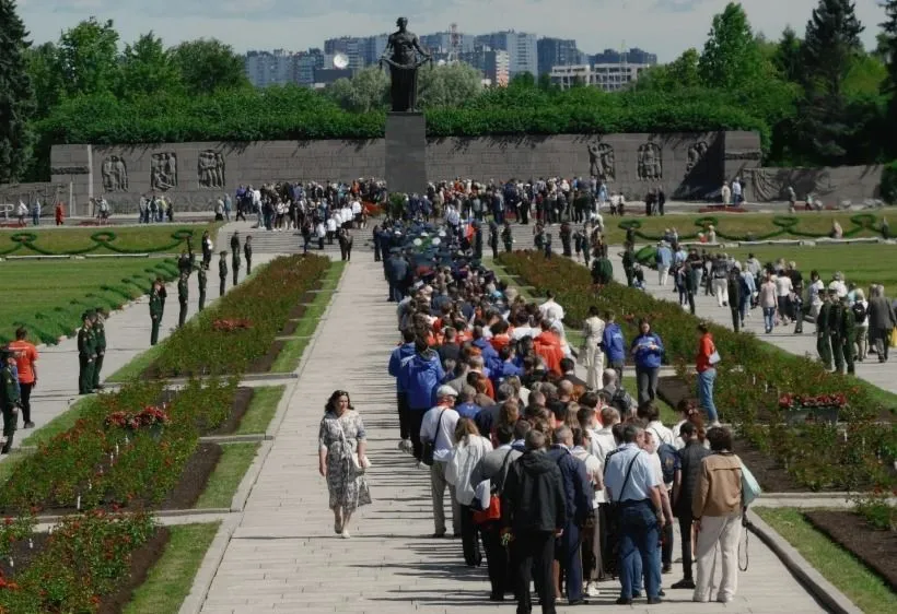 Петербург отмечает 80-летие со дня окончания Ленинградской битвы