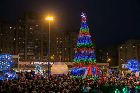 Шестиметровая "Шапка-чемпионка" встретила Олимпийский огонь в Тамбове