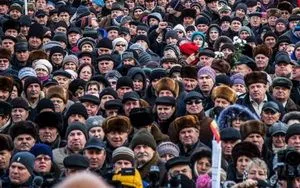 Десятки строителей Рокского тоннеля на Транскаме вышли на митинг из-за невыплаты зарплаты