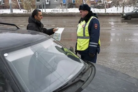 Пьяная автоледи помяла около двух десятков машин на парковке в Краснодаре