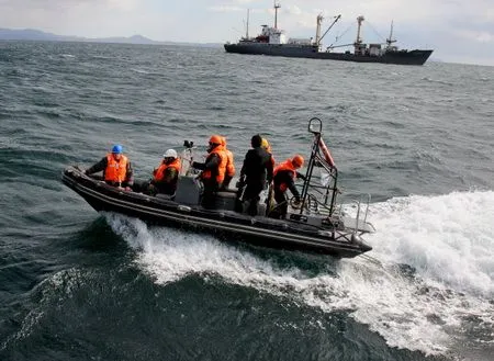 Поиски пропавшего моряка с теплохода "Сигранд" продолжаются в Японском море