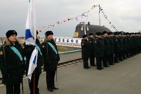 Завод "Звезда" в Приморье передал флоту модернизированную подлодку "Кузбасс"