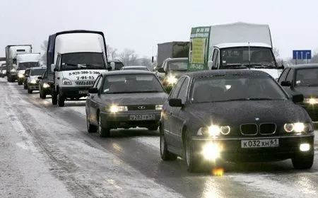 Около 30 автомобилей попали в затор на федеральной трассе в Приамурье из-за ДТП