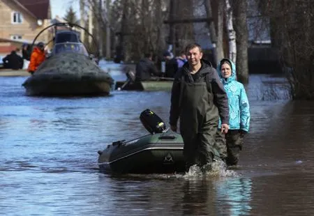 Уровень воды в Великом Устюге снизился, но остаются подтопленными почти 500 домов