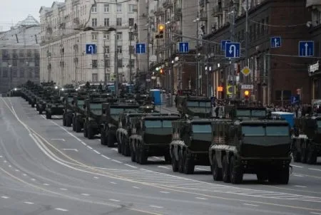 Улицы в центре Москвы перекроют на время подготовки и проведения военного парада на Красной площади