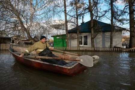 Паводковые воды подтопили 90 жилых домов в Омской области