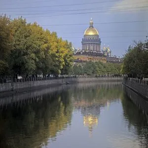 Теплую погоду и сильные дожди прогнозируют в Петербурге и Ленобласти на выходные