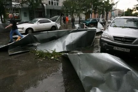 Крыши двух домов повреждены во время грозы в одном из кубанских поселков