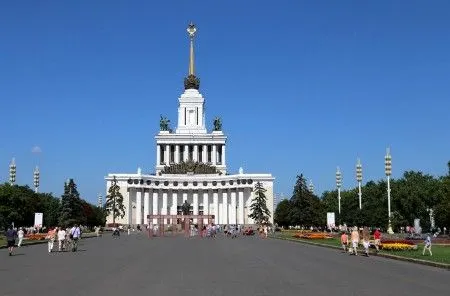 На месте колеса обозрения на ВДНХ появится площадка для концертов и фестивалей