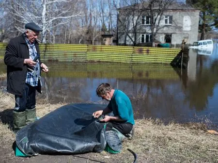 Вода ушла с подтопленных дач в Новосибирске