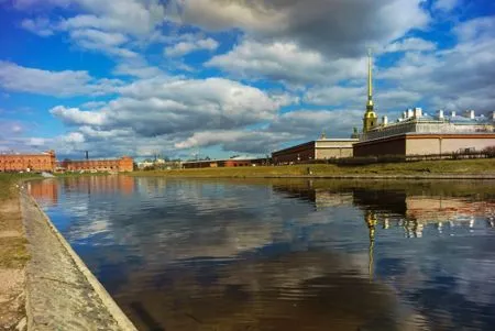 Тепло и дождливо будет в Петербурге в выходные