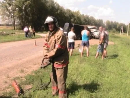 Более десяти человек пострадали при столкновении пассажирского автобуса и грузовика в Липецкой области