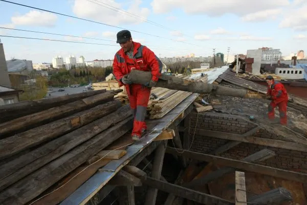 Восстановлены крыши всех пострадавших во время циклона жилых домов в Архаринском районе в Приамурье