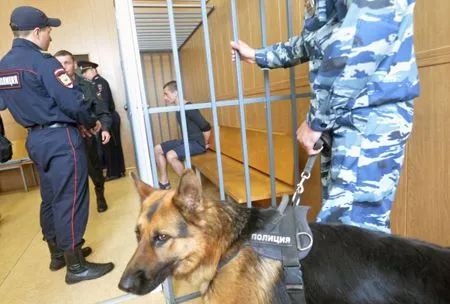 Мужчина, захвативший банк в центре Москвы, полностью признал свою вину