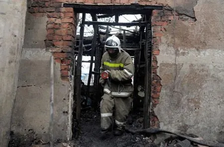 Семья из трех человек погибла при пожаре в многоквартирном доме в Тульской области