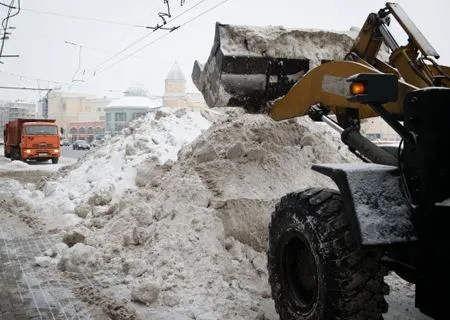 За сутки с улиц Петербурга вывезли 42 тыс. кубометров снега