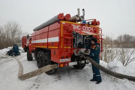 Пожар на промобъекте в ХМАО потушен, пострадали три человека