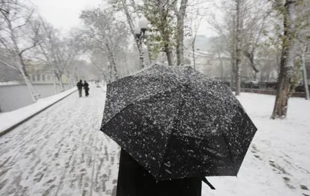 Мокрый снег и нулевая температура погода ожидается в Москве