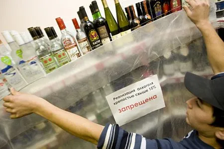 Более 188 литров спиртосодержащей продукции изъяли в новогодние праздники в Приморье