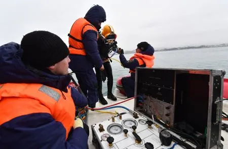 Обломок вертолета, потерпевшего крушение на Алтае, найден в акватории Телецкого озера