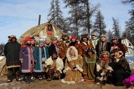 Гонки на оленях и соревнования по национальным видам спорта прошли на слете оленеводов в Магаданской области