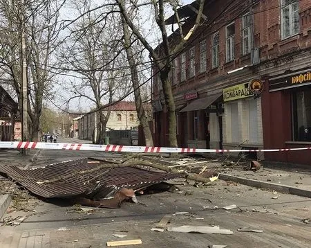 Режим ЧС введен после урагана во Владикавказе и трех районах Северной Осетии