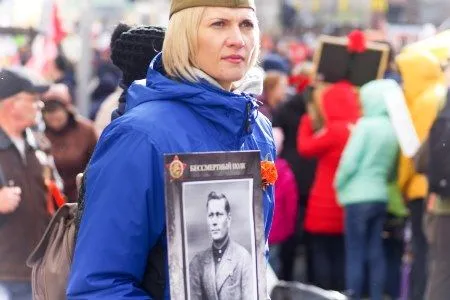 Массовые гуляния прошли в Москве в День Победы на центральных площадях и в парках