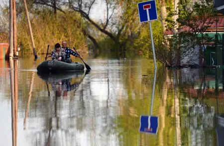 Вода в реке Ишим, достигнув рекордного за последние 75 лет уровня, пошла на спад