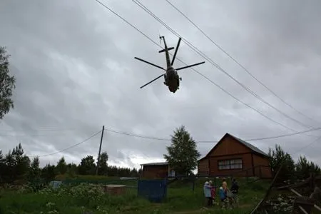 Вертолет на несколько дней стал единственным видом транспорта, на котором можно перебраться через Обь в ЯНАО