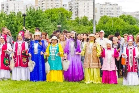 На празднике Ысыах в Москву призывали лето