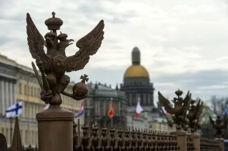 Решения о передаче Исаакиевского собора церкви пока нет